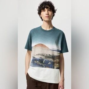 Uniqlo Ukiyo-e UT Graphic T-Shirt Kyoto Golden Temple Blue White Gradient Medium